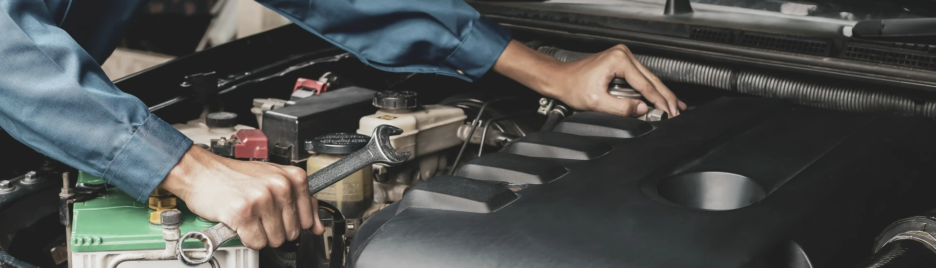 naprawa pod&nbsp;maską auta
